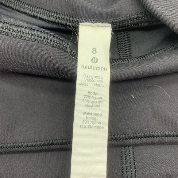 Lululemon Women's Low Rise Black Athletic Shorts Nylon 8 EUC - Picture 2 of 4